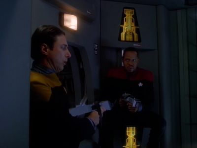 On three. One, two... - Star Trek: Deep Space Nine