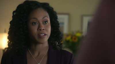 Ona Reeves, Kim Bond's
social worker, - Diggstown