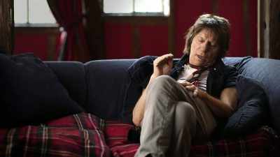 Once again, I'm back
to my mum's house again. - Jeff Beck: Still on the Run