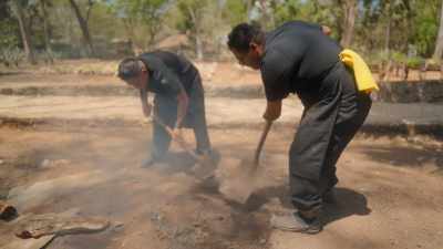 Once buried,
the pig needs no supervision, - Eva Longoria: Searching for Mexico
