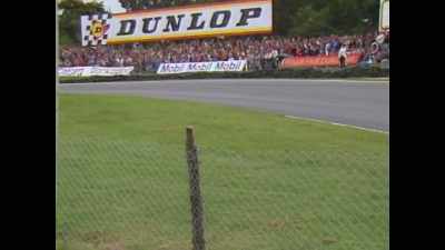 Once in front, Nigel then
set about building a lead - Williams & Mansell: Red 5