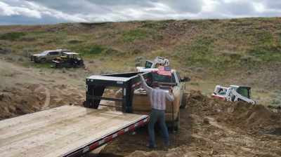 ONCE IT'S FLIPPED,
IT'S GOT TO BE DRAGGED - Dino Hunters