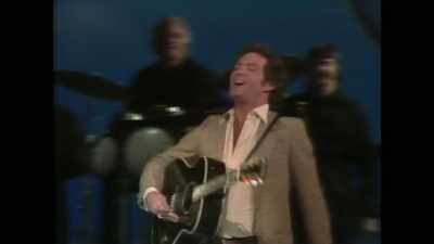 ♪ Once he rode
into the sunset ♪ - June