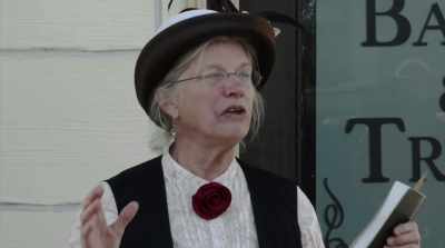 Once the robbers exit the bank, - Bill Tilghman and the Outlaws