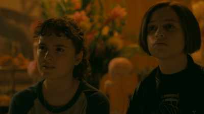 One big episode of Friends? - Paper Girls