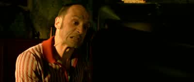 One day tragedy strikes. - Amélie