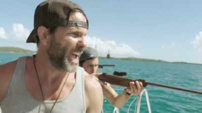 One. Here it comes.
Two, three. And fire! - 5 Headed Shark Attack