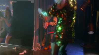 ♪ One hundred percent pure love ♪ - AJ and the Queen