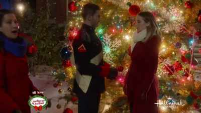 - One! Merry Christmas! - A Royal Queens Christmas