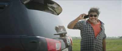 One minute, boss.
Boss is in the truck. - Chekka Chivantha Vaanam