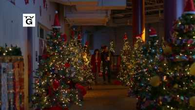 One night, we stayed so late
my mom was convinced - When I Think of Christmas