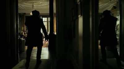 One of Britain's
foremost authorities on the Mafia, - Ross Kemp: Mafia and Britain