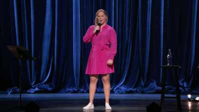 One of them recognized me and goes, - Amy Schumer: Emergency Contact