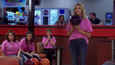 One pin. That's all. - It's Always Sunny in Philadelphia