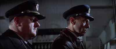 One rigger's still outside, Captain. - The Hindenburg