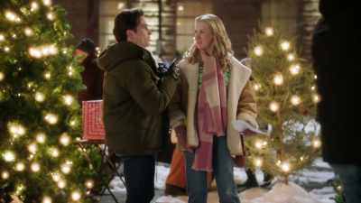 One sec. Look at this.
This tree's beautiful. - A Carol for Two