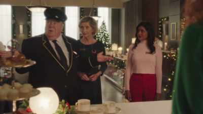 One, that we resume
doing Winter Wonderland, - Christmas 9 to 5