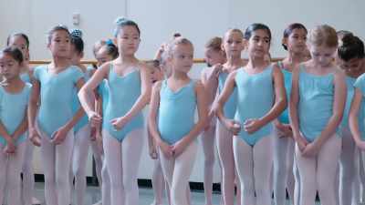 One, two... It's like you have ice skates. - On Pointe