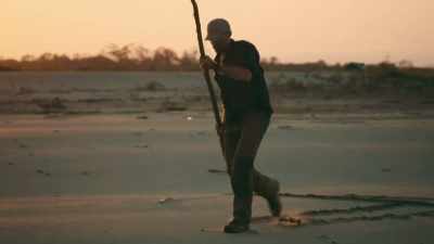 ONE, TWO, THREE, FOUR,
FIVE, EIGHT, NINE... - Expedition Mungo