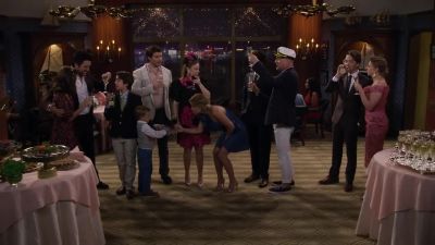 ♪ One, two, three, four ♪ - Fuller House