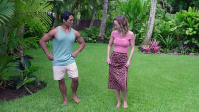 One, two, three, four. Perfect. - Romance in Hawaii