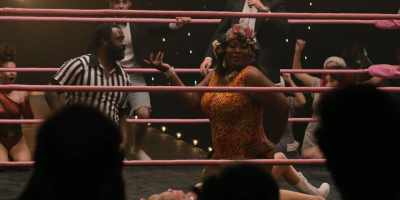- One, two, three. Ring the bell. - GLOW