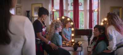 One, two, three! - The Royal Treatment