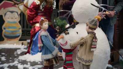 One, two, three! - Mystery on Mistletoe Lane