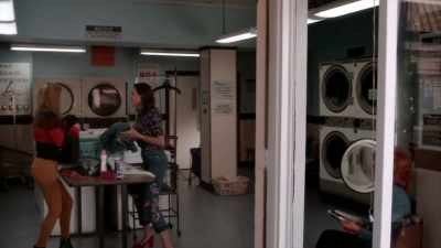 ♪ One two three
they gonna run back to me ♪ - Famous in Love