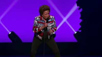 One's going down your thigh,
one's shooting out that way. - Wanda Sykes: I'm an Entertainer