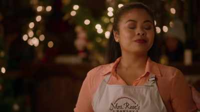 [onlookers applauding] - A Sweet Christmas Romance