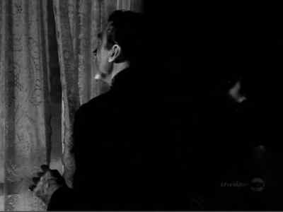 - Only a flatfoot. I know 'im.
- Oh. - Man Hunt
