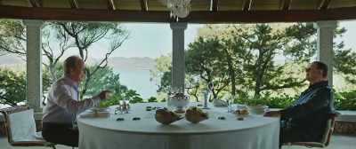 Only a genius gives
160 million euros - Loro 1