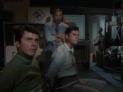Only an hour and 1 5 minutes left. - The Time Tunnel