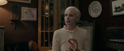 Only, who did she see
running towards her - Oddity