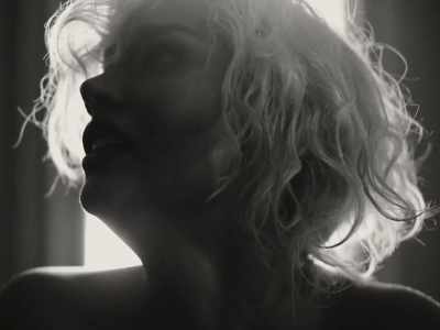 Only just hold still. It's…
You've seen it before. - Blonde
