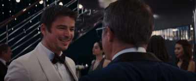-Ooh.
-And Danny gets to
pick up some tips. - Operation Fortune: Ruse de Guerre