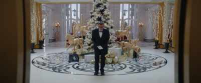 ♪ Ooh, do-do-do-do ♪ - Meet Me Next Christmas