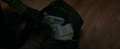 -Ooh!
-Go ahead and get your hundred
and let's wrap this up. - Dead Money
