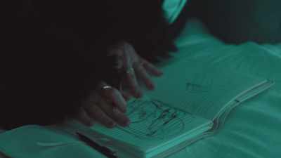 - Ooh, I got goosebumps.
- I did, too. - Living for the Dead