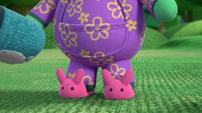 Ooh, and I like your bunny slippers, Luly. - Wonderoos