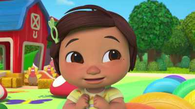 Ooh, I wonder if the pool has bubbles. - CoComelon Lane