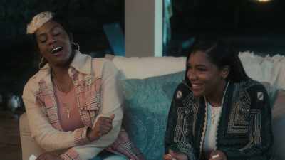 -Ooh!
[ Indistinct conversations ] - Keyshia Cole: This Is My Story