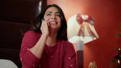  - Ooh!
 [laughs] - Holiday in Santa Fe