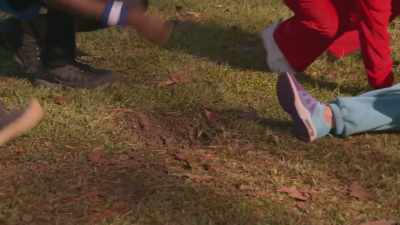 Ooh, ooh, are you okay?
Yeah, my ankle. - Welcome to Flatch