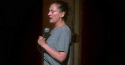 ♪ Ooh-ooh-ooh, far, far ♪ - Jacqueline Novak: Get on Your Knees