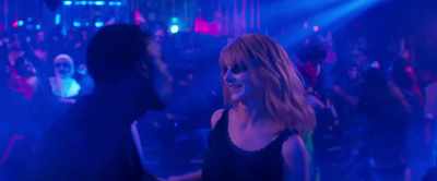 ♪ Ooh, ooh ♪ - Last Night in Soho