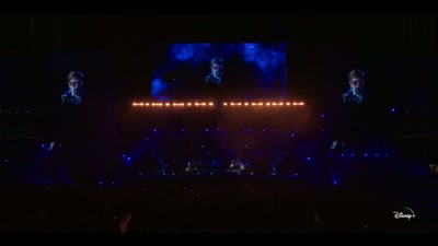 ♪ Ooh ♪ - Elton John Live: Farewell from Dodger Stadium