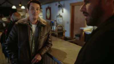 Ooh! She really doesn't
like you, does she? - Cloudy with a Chance of Christmas