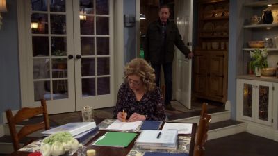 Ooh. Somebody's
working hard. - Last Man Standing